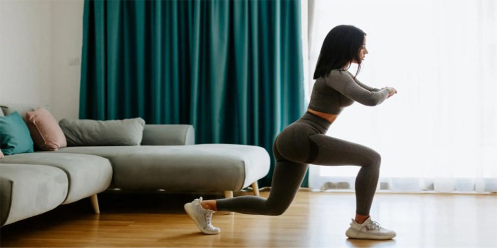 حرکت لانژ برای چی خوبه؟ چطور لانژ را به درستی انجام بدیم؟ - ایران فیتنس حرکت لانژ برای چی خوبه؟ چطور لانژ را به درستی انجام بدیم؟