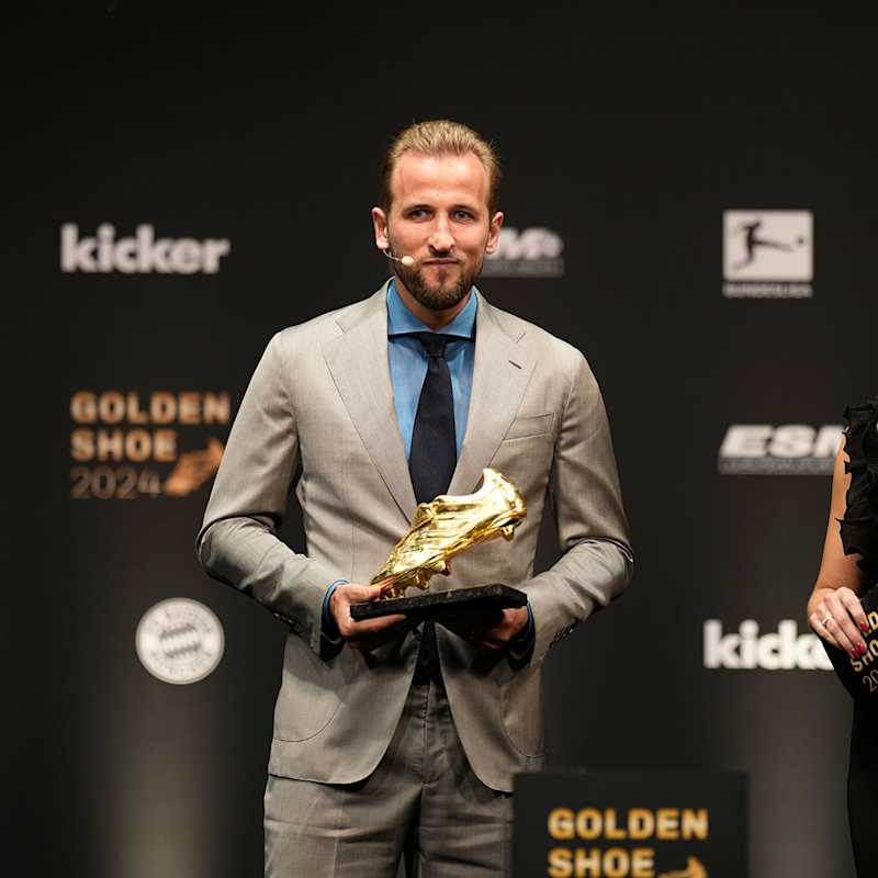 کفش طلا هری کین