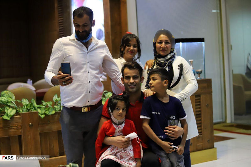 عکس خانوادگی عیسی آل کثیر