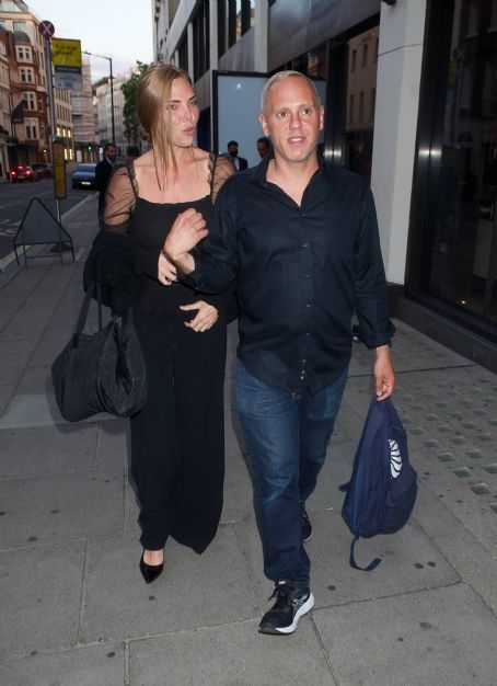 عکس همسر آرنه اسلوت - فیتنس عکس همسر آرنه اسلوت