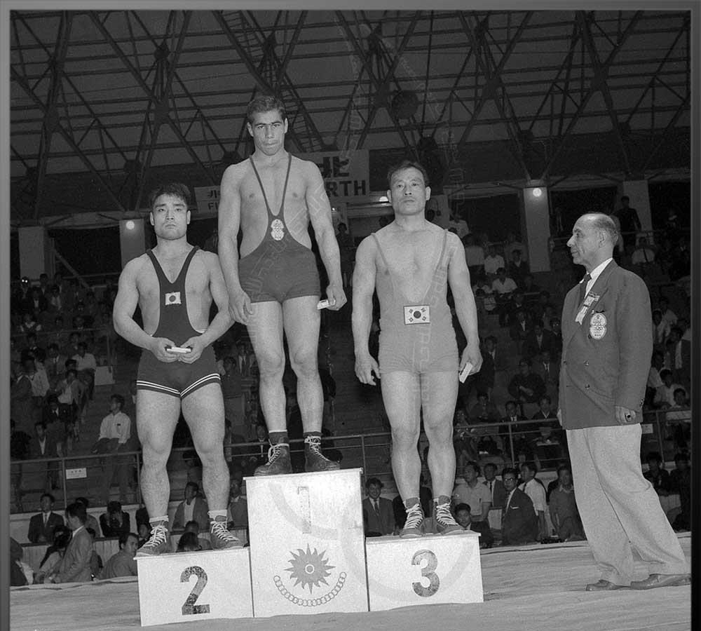 غلامرضا تختی نائب قهرمان جهان