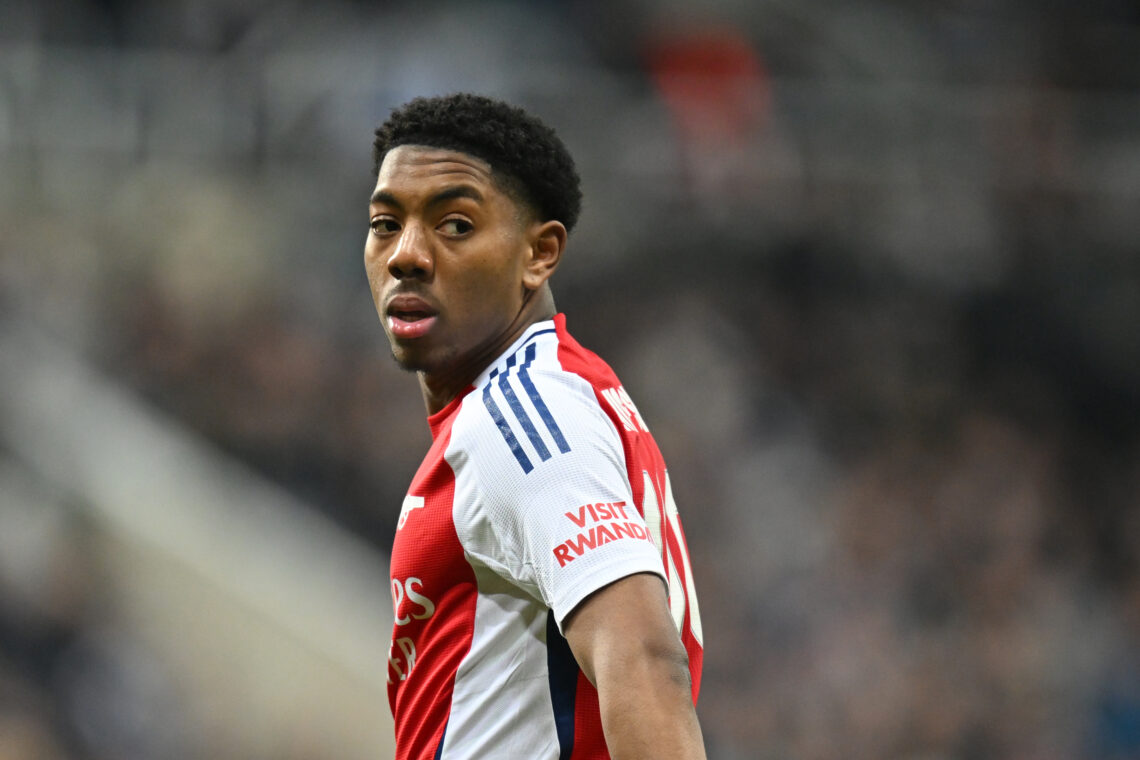 عکس جذاب مایلز لویس اسکلی