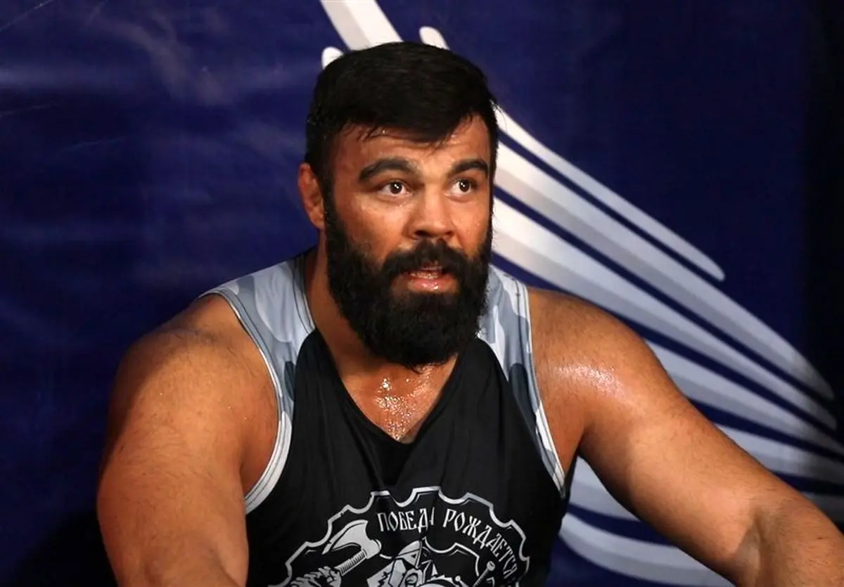 امیر علی اکبری والپیپر