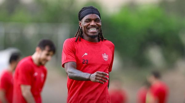 تیوی بیفوما از سوی فیفا محروم شد