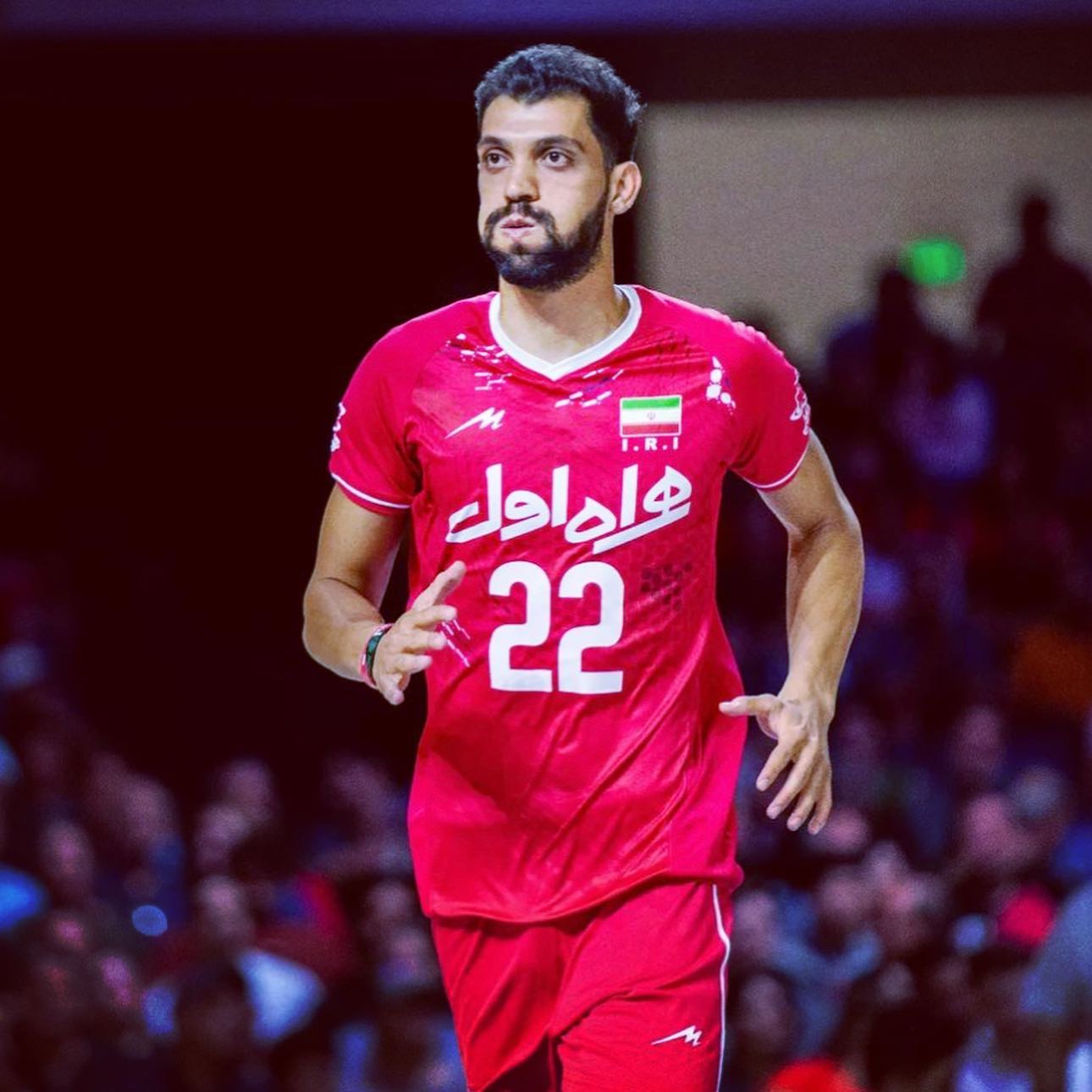 پست آرمین افشین‌فر