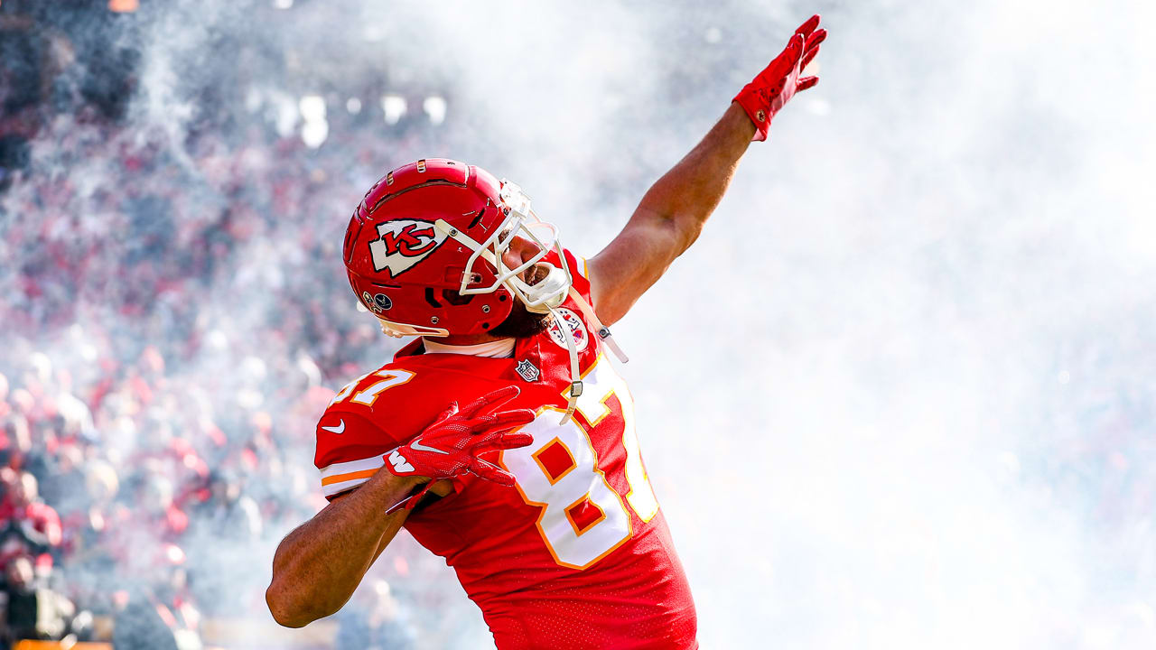 Travis Kelce wallpaper 4k